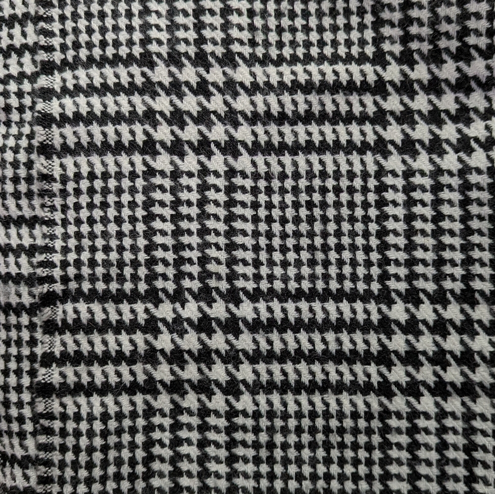 3/$15 Black & White Infinity Scarf